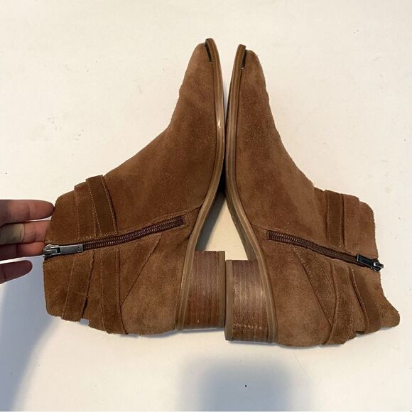 Marc Fisher Yatina Brown camel Leather suede Ankle Booties pointed toe -7.5M - Picture 3 of 13